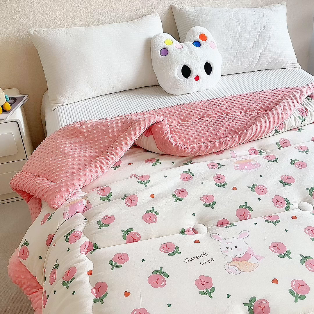 91家纺网 家纺一手货源 找家纺 赛琳 2026新款包边豆豆被单人学生宿舍春秋被豆豆冬被被子被芯 小兔玫瑰