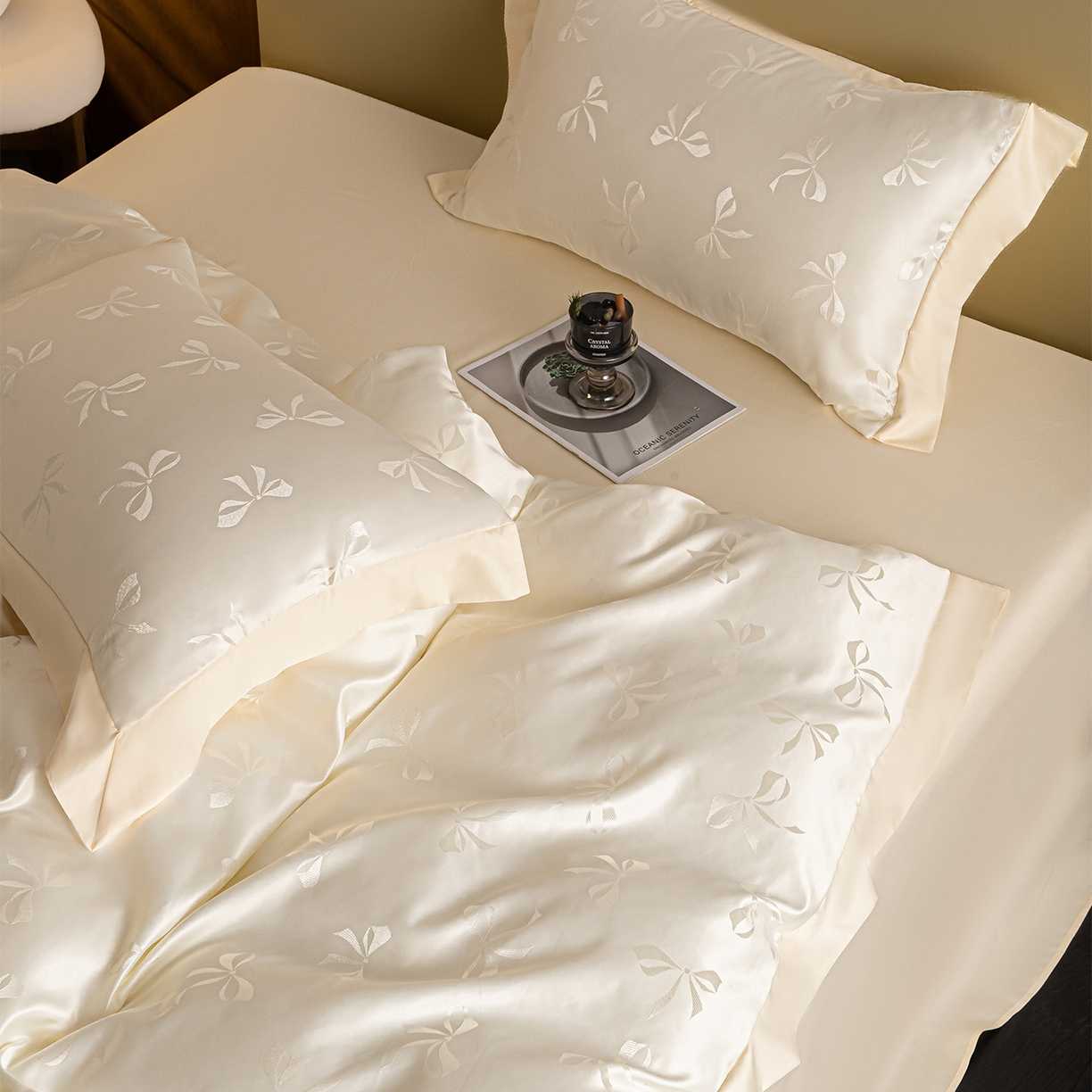 91家纺网 家纺一手货源 找家纺 悦织湾家纺 2026春夏新款亲肤冰丝提花四件套 雅蝶（奶白）