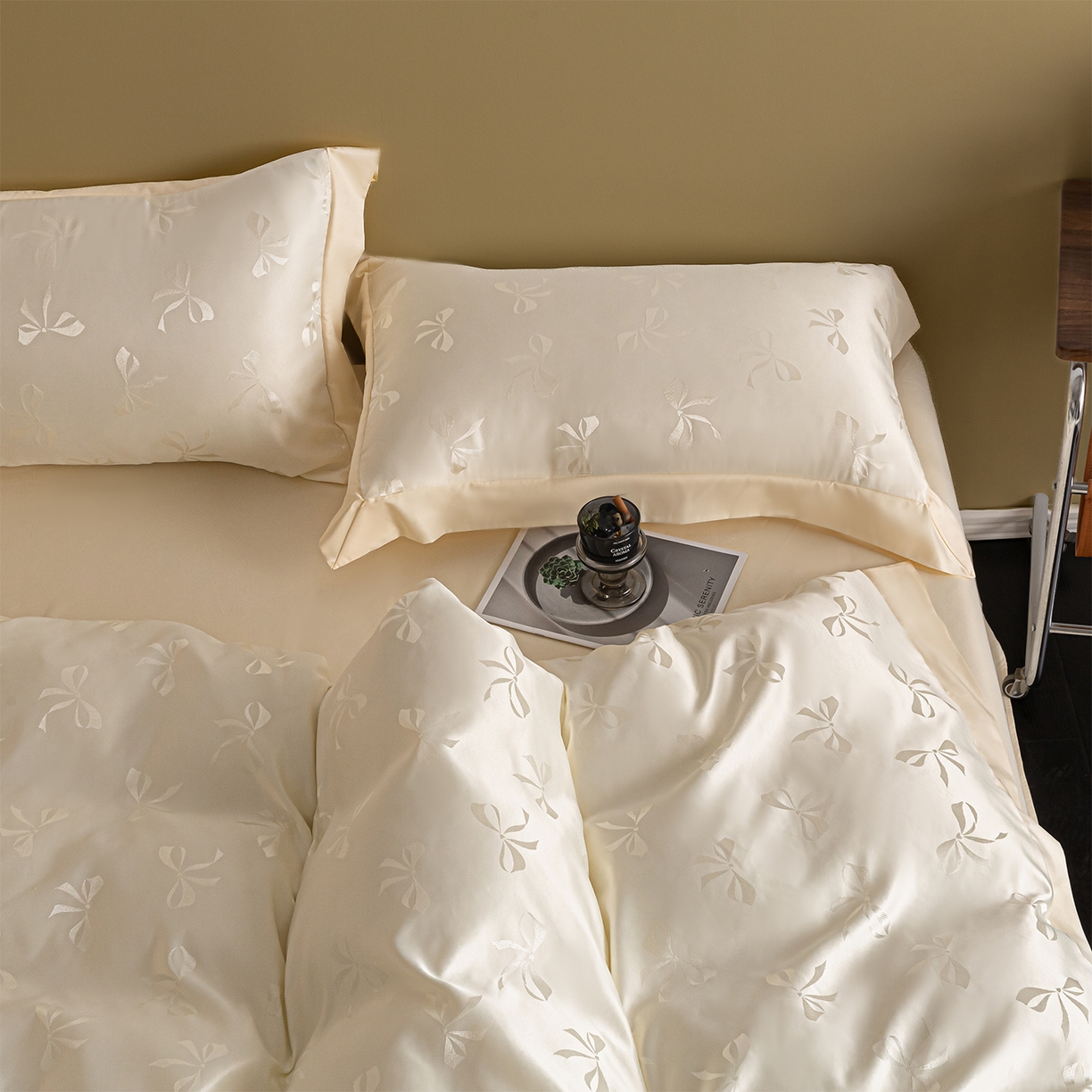 91家纺网 家纺一手货源 找家纺 悦织湾家纺 2026春夏新款亲肤冰丝提花四件套 雅蝶（奶白）