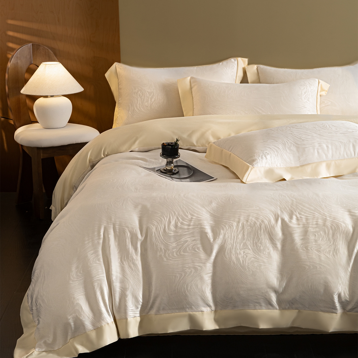 91家纺网 家纺一手货源 找家纺 悦织湾家纺 2026春夏新款亲肤冰丝提花四件套 星空（奶白）