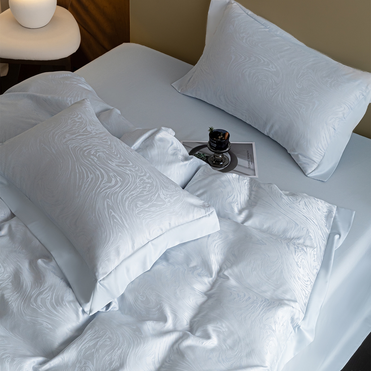 91家纺网 家纺一手货源 找家纺 悦织湾家纺 2026春夏新款亲肤冰丝提花四件套 星空（淡蓝）