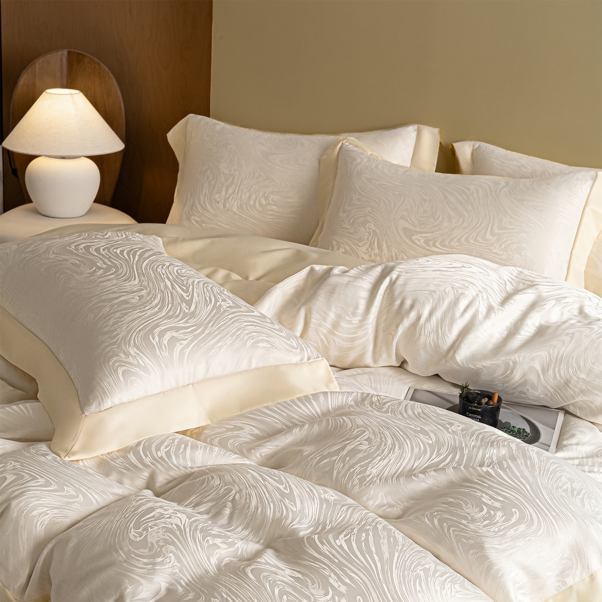 91家纺网 家纺一手货源 找家纺 悦织湾家纺 2026春夏新款亲肤冰丝提花四件套 星空（奶白）