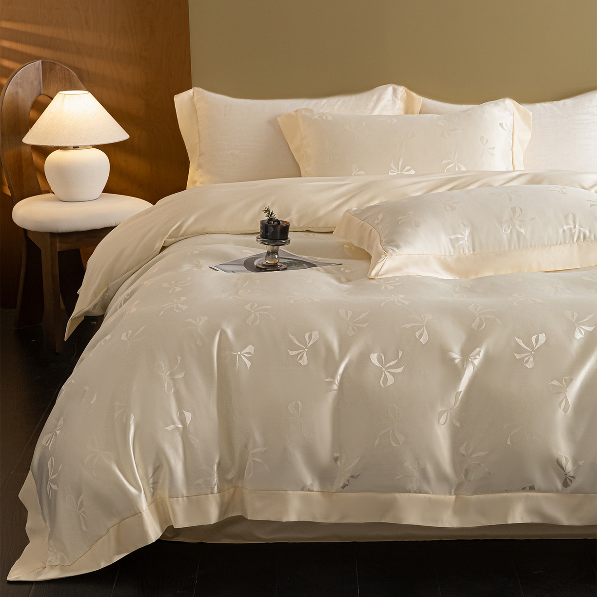 91家纺网 家纺一手货源 找家纺 悦织湾家纺 2026春夏新款亲肤冰丝提花四件套 雅蝶（奶白）