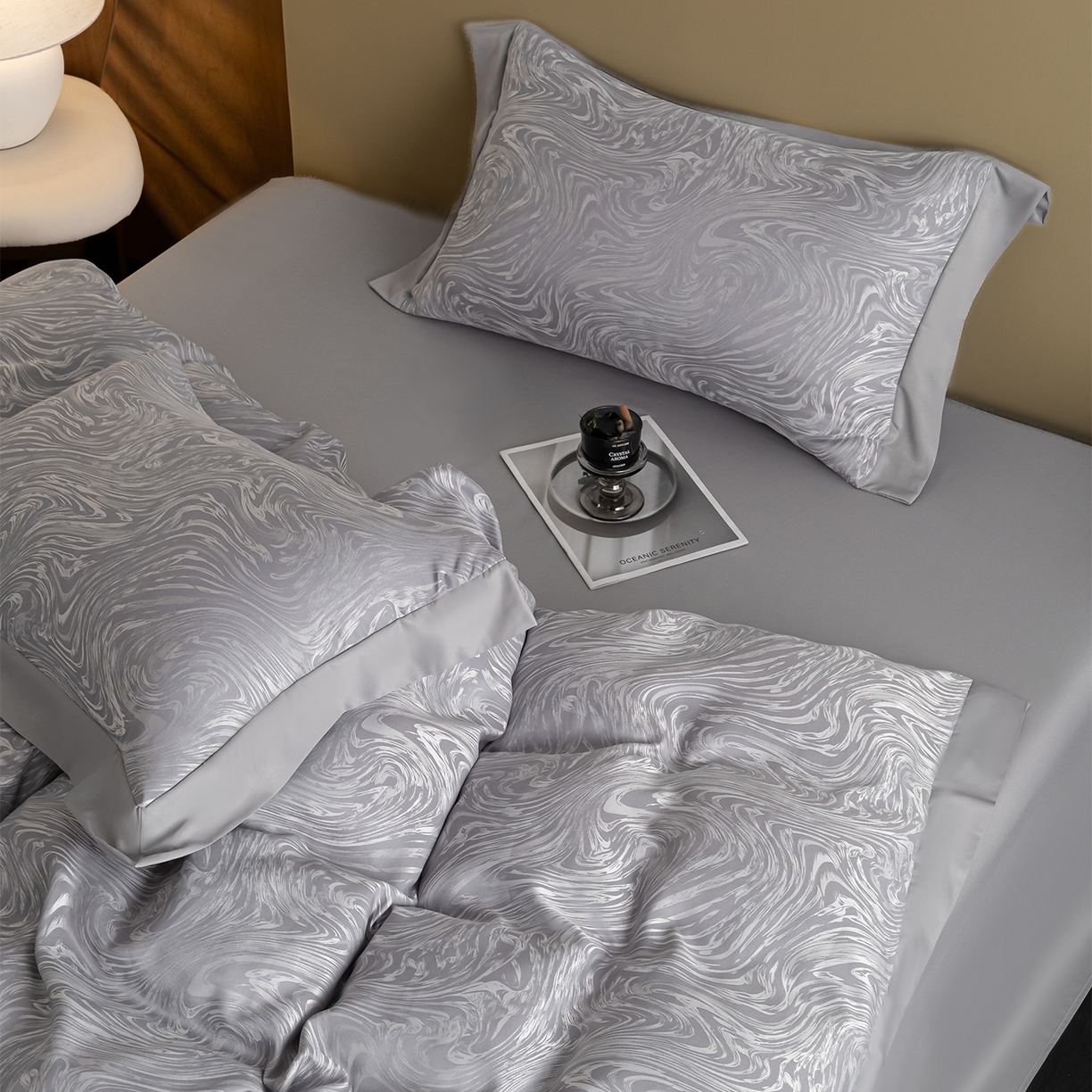 91家纺网 家纺一手货源 找家纺 悦织湾家纺 2026春夏新款亲肤冰丝提花四件套 星空（浅灰）