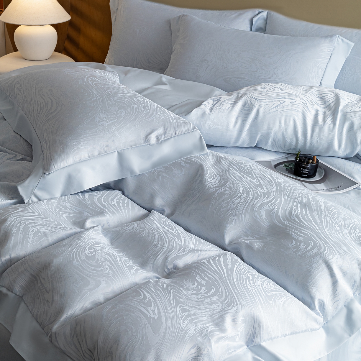 91家纺网 家纺一手货源 找家纺 悦织湾家纺 2026春夏新款亲肤冰丝提花四件套 星空（淡蓝）