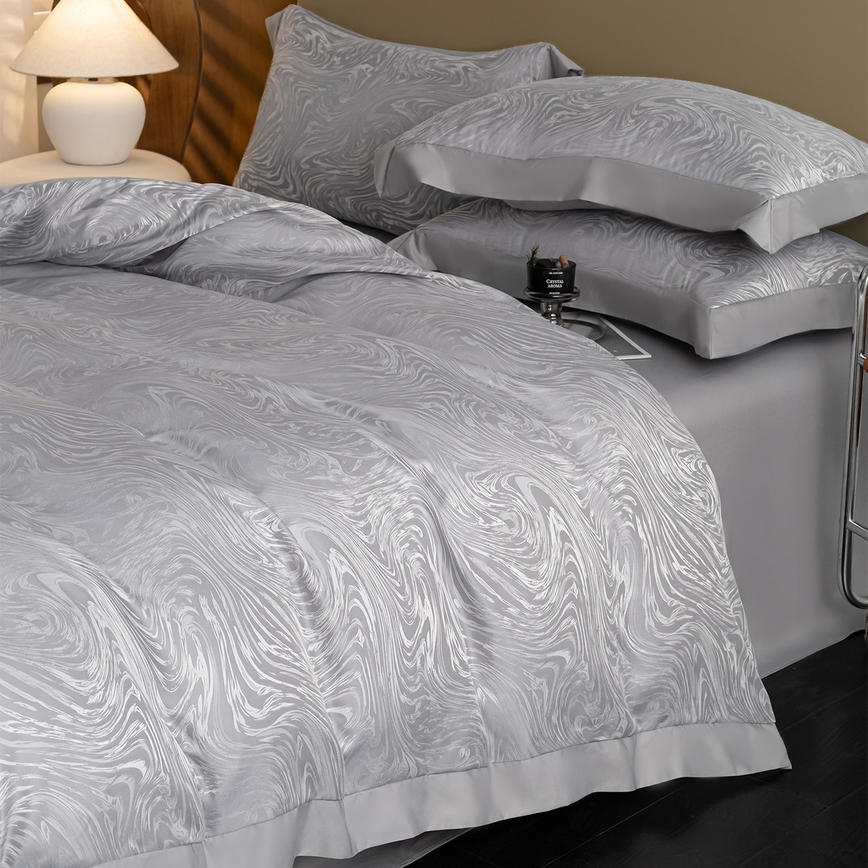 91家纺网 家纺一手货源 找家纺 悦织湾家纺 2026春夏新款亲肤冰丝提花四件套 星空（浅灰）