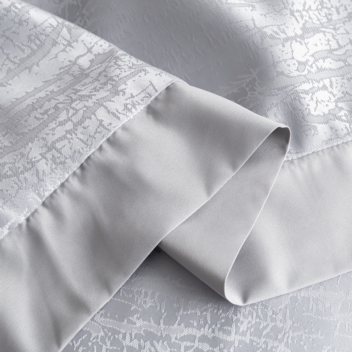 91家纺网 家纺一手货源 找家纺 悦织湾家纺 2026春夏新款亲肤冰丝提花四件套 流光（浅灰）