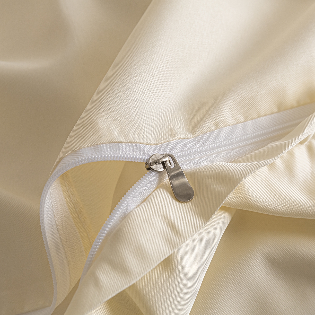 91家纺网 家纺一手货源 找家纺 悦织湾家纺 2026春夏新款亲肤冰丝提花四件套 雅蝶（奶白）