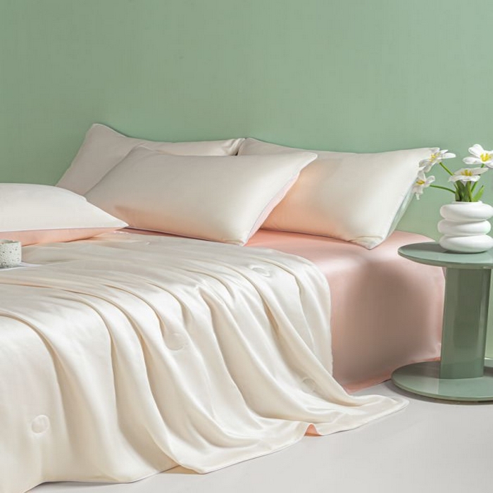 91家纺网 家纺一手货源 找家纺 悦织湾家纺 2026春夏新款麻绳款冰丝夏被夏凉被空调被 麻绳款夏被-奶昔白+粉