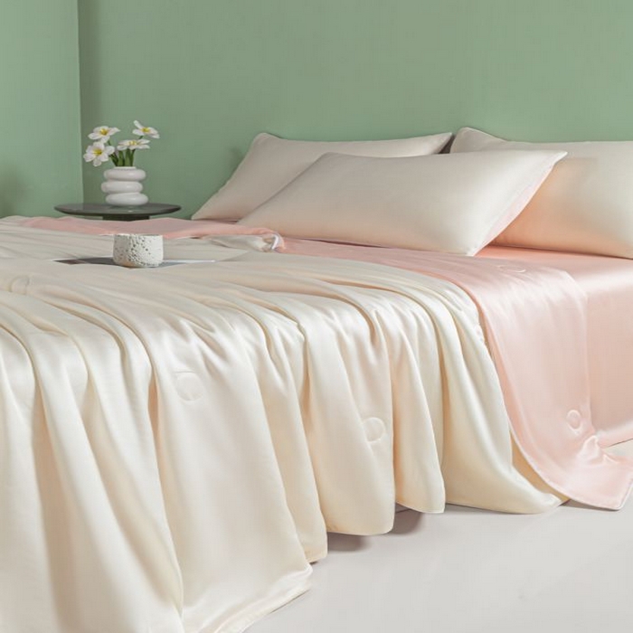 91家纺网 家纺一手货源 找家纺 悦织湾家纺 2026春夏新款麻绳款冰丝夏被夏凉被四件套 麻绳款夏被-奶昔白+粉