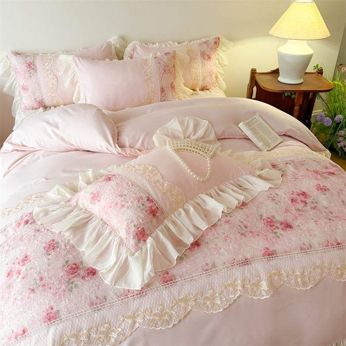 91家纺网 家纺一手货源 找家纺 富盛家纺 2026新款水洗亲肤棉蕾丝刺绣四件套-爱丽丝 爱丽丝—粉