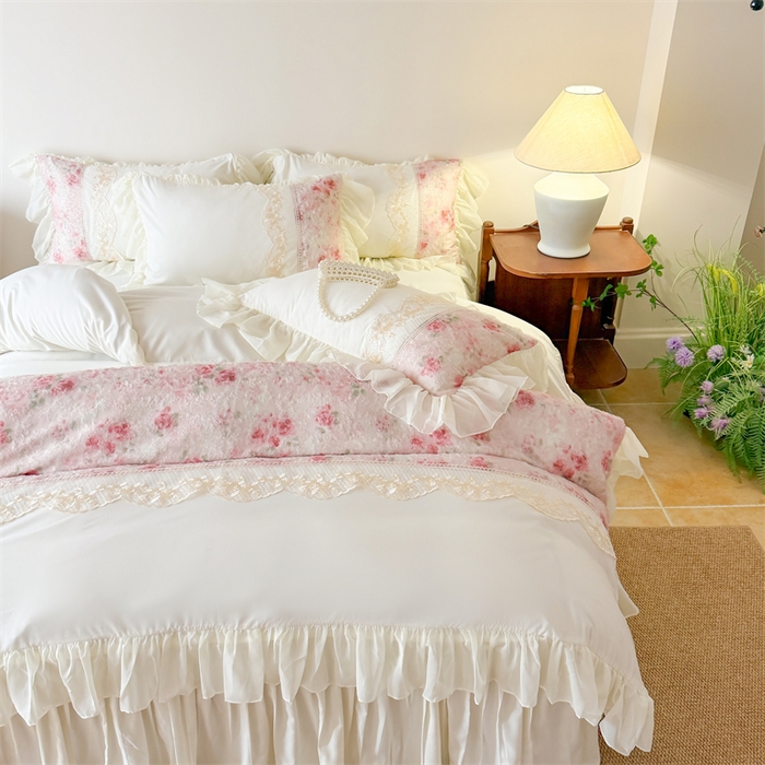 91家纺网 家纺一手货源 找家纺 富盛家纺 2026新款水洗亲肤棉蕾丝刺绣四件套-爱丽丝 爱丽丝—白