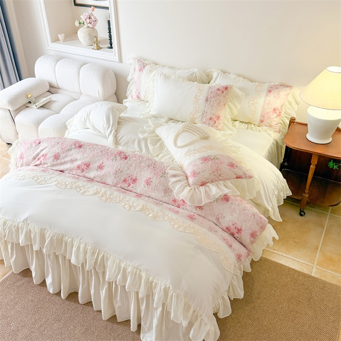 91家纺网 家纺一手货源 找家纺 富盛家纺 2026新款水洗亲肤棉蕾丝刺绣四件套-爱丽丝 爱丽丝—白