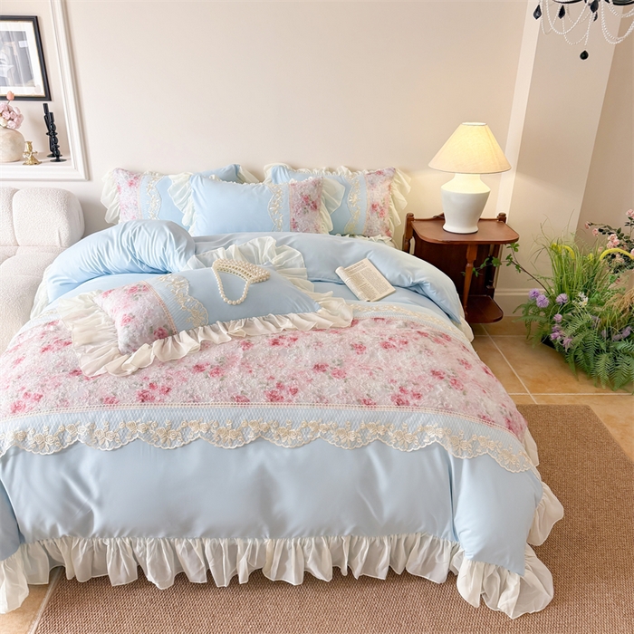 91家纺网 家纺一手货源 找家纺 富盛家纺 2026新款水洗亲肤棉蕾丝刺绣四件套-爱丽丝 爱丽丝—蓝