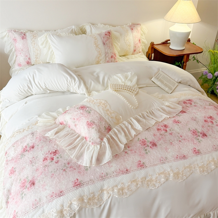 91家纺网 家纺一手货源 找家纺 富盛家纺 2026新款水洗亲肤棉蕾丝刺绣四件套-爱丽丝 爱丽丝—白