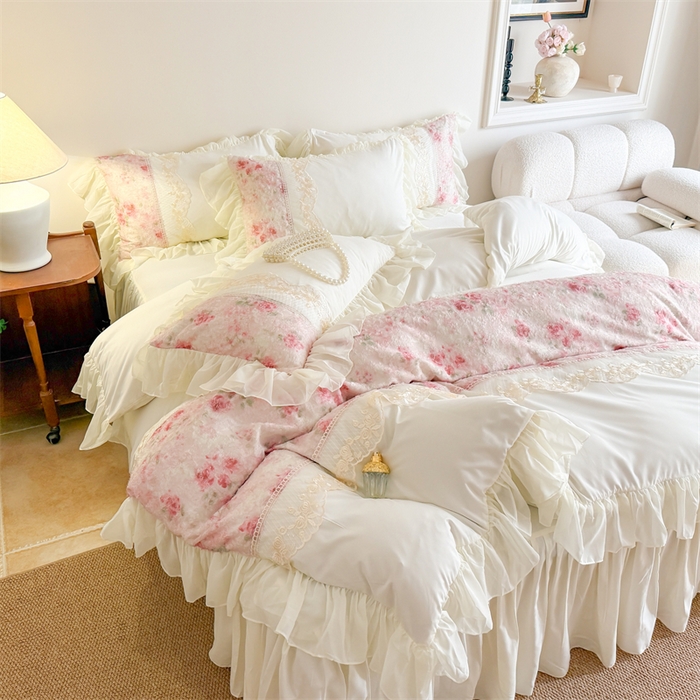 91家纺网 家纺一手货源 找家纺 富盛家纺 2026新款水洗亲肤棉蕾丝刺绣四件套-爱丽丝 爱丽丝—白