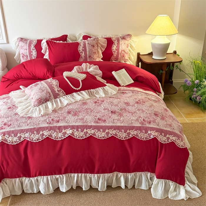 91家纺网 家纺一手货源 找家纺 富盛家纺 2026新款水洗亲肤棉蕾丝刺绣四件套-爱丽丝 爱丽丝—大红