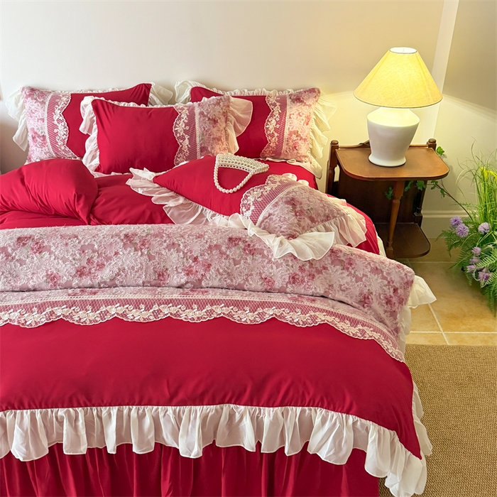 91家纺网 家纺一手货源 找家纺 富盛家纺 2026新款水洗亲肤棉蕾丝刺绣四件套-爱丽丝 爱丽丝—大红