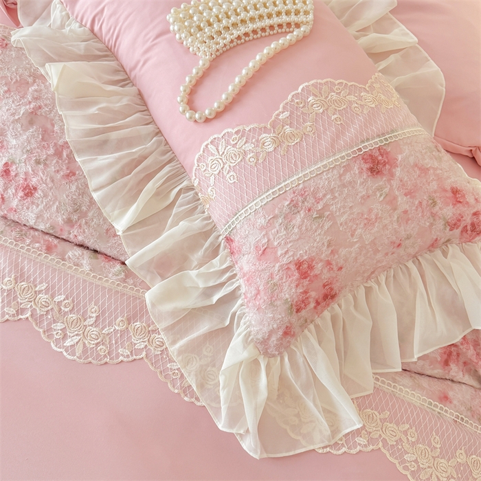 91家纺网 家纺一手货源 找家纺 富盛家纺 2026新款水洗亲肤棉蕾丝刺绣四件套-爱丽丝 爱丽丝—豆沙