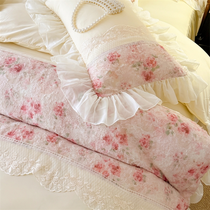 91家纺网 家纺一手货源 找家纺 富盛家纺 2026新款水洗亲肤棉蕾丝刺绣四件套-爱丽丝 爱丽丝—黄