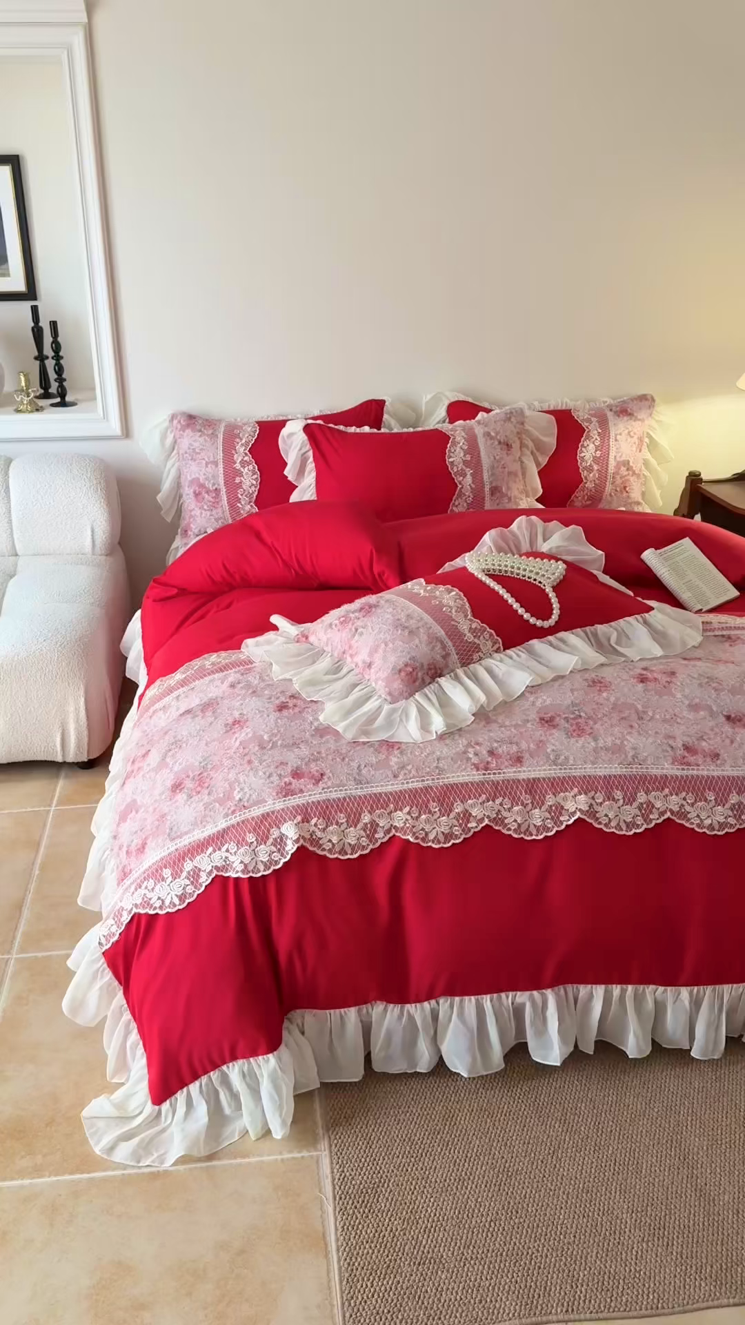 91家纺网 家纺一手货源 找家纺 富盛家纺 2026新款水洗亲肤棉蕾丝刺绣四件套-爱丽丝 爱丽丝—大红