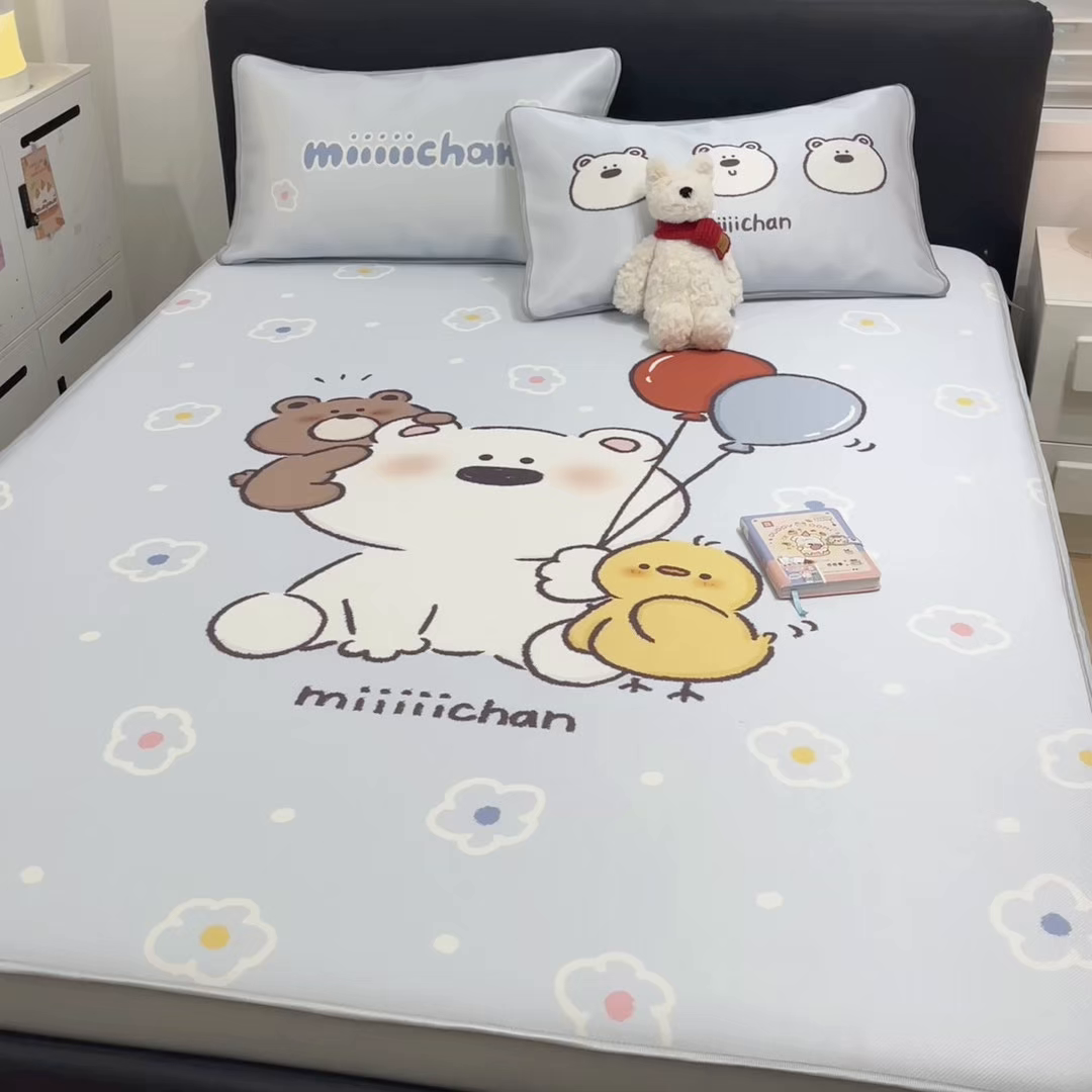 91家纺网 家纺一手货源 找家纺 暮思家居 2026新款正版授权miiiiichan大版数码印花可机洗1200D冰丝席子凉席 熊仔派对