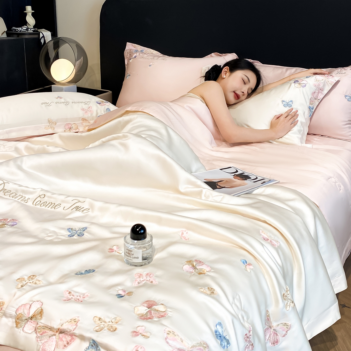 91家纺网 家纺一手货源 找家纺 置顶家纺 2026新款水洗天丝夏被四件套-花不尽 花不尽-白+粉