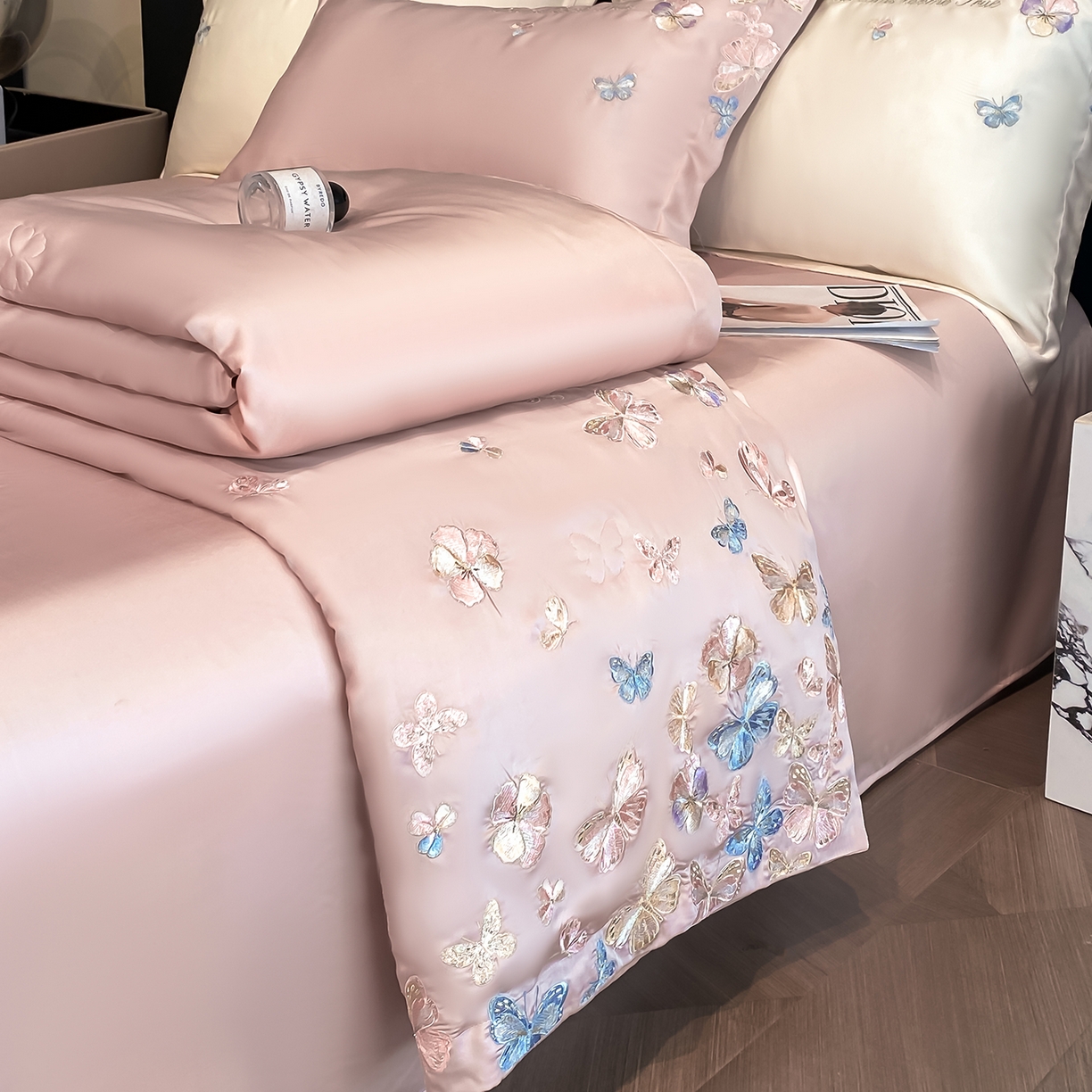 91家纺网 家纺一手货源 找家纺 置顶家纺 2026新款水洗天丝夏被四件套-花不尽 花不尽-豆紫