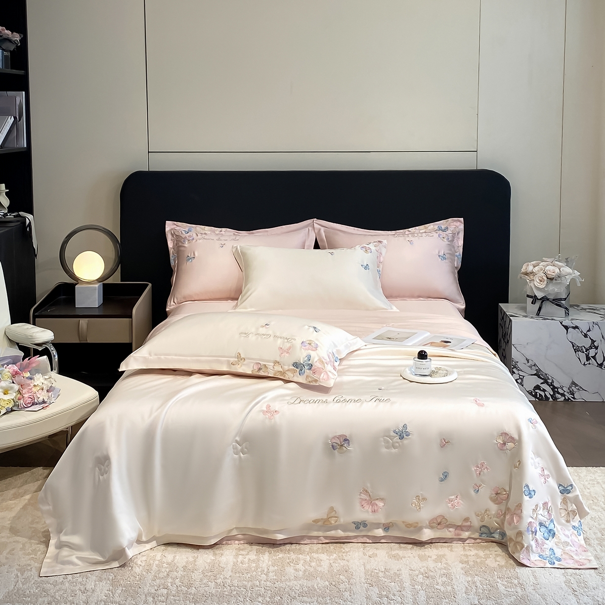 91家纺网 家纺一手货源 找家纺 置顶家纺 2026新款水洗天丝夏被四件套-花不尽 花不尽-白+粉