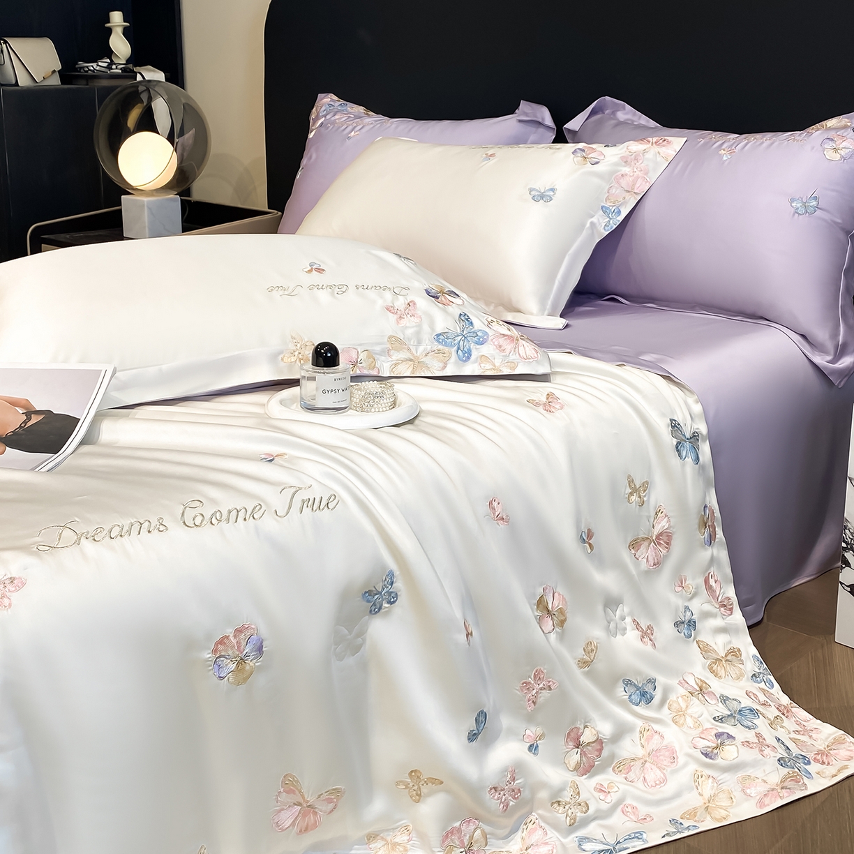 91家纺网 家纺一手货源 找家纺 置顶家纺 2026新款水洗天丝夏被四件套-花不尽 花不尽-白+香芋紫