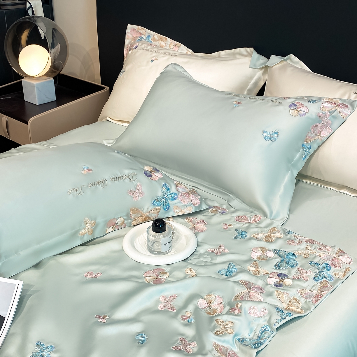 91家纺网 家纺一手货源 找家纺 置顶家纺 2026新款水洗天丝夏被四件套-花不尽 花不尽-繁星蓝