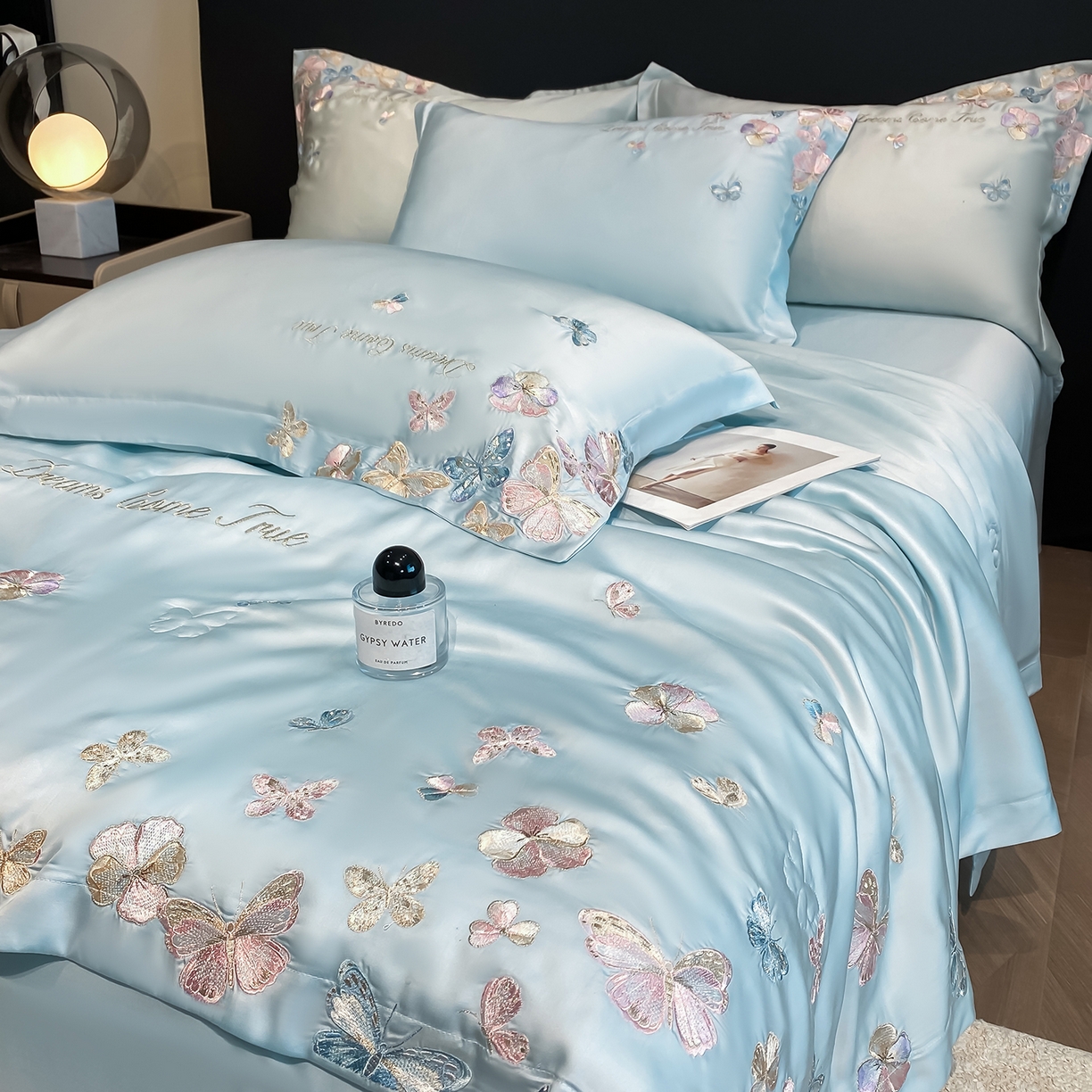 91家纺网 家纺一手货源 找家纺 置顶家纺 2026新款水洗天丝夏被四件套-花不尽 花不尽-天蓝