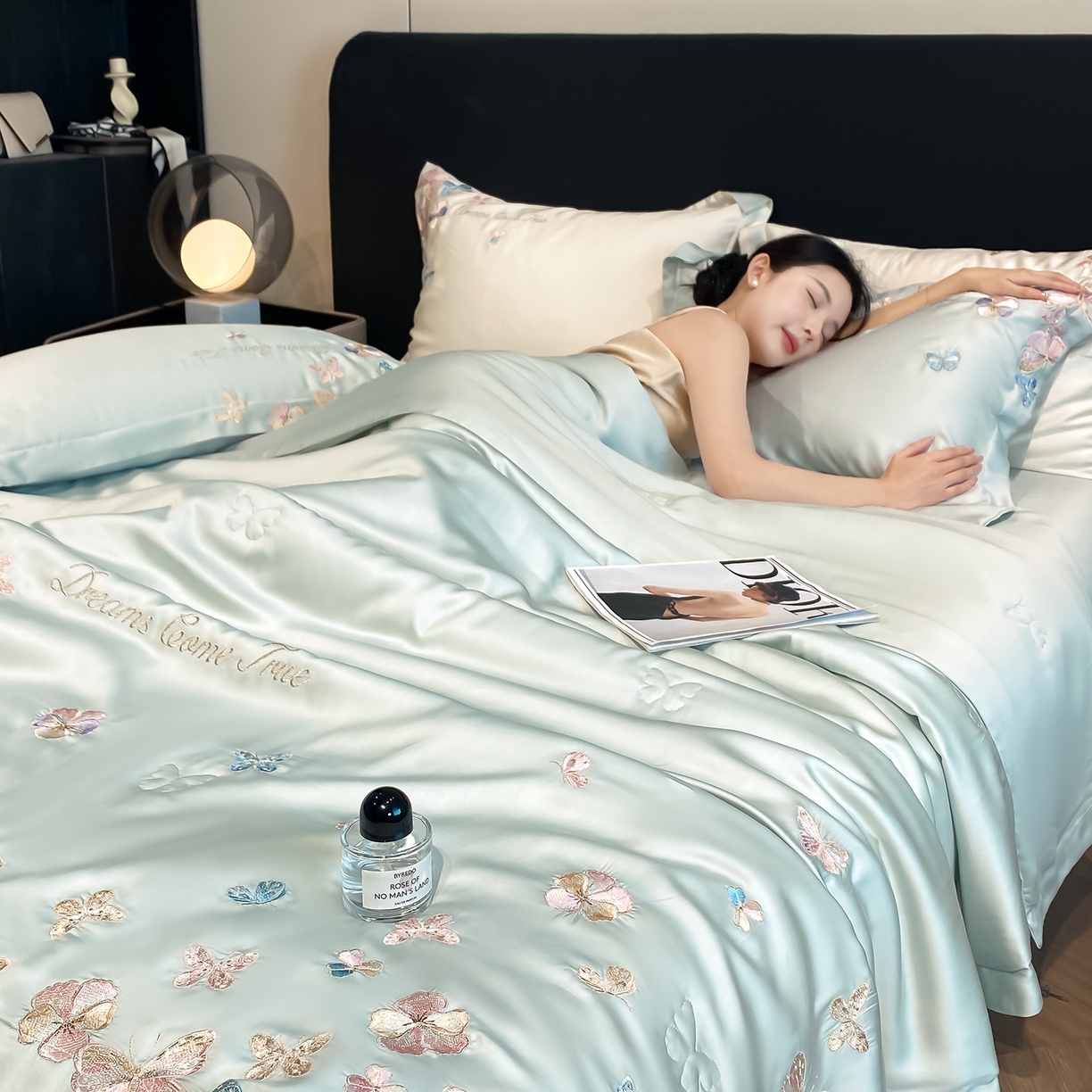 91家纺网 家纺一手货源 找家纺 置顶家纺 2026新款水洗天丝夏被四件套-花不尽 花不尽-繁星蓝