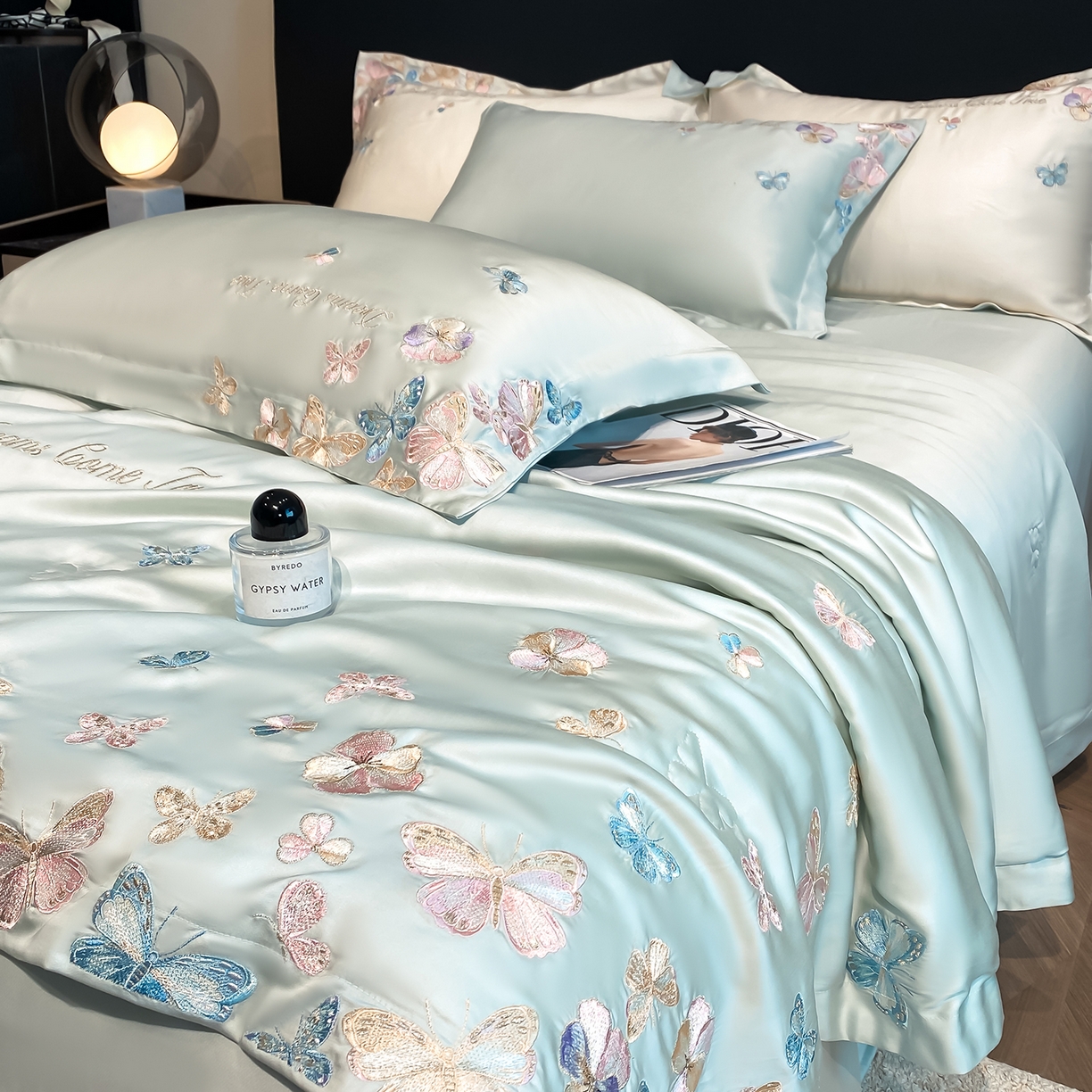 91家纺网 家纺一手货源 找家纺 置顶家纺 2026新款水洗天丝夏被四件套-花不尽 花不尽-繁星蓝