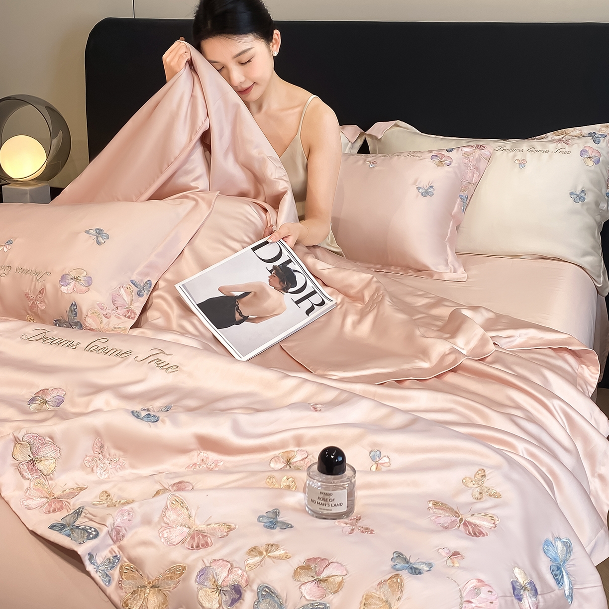 91家纺网 家纺一手货源 找家纺 置顶家纺 2026新款水洗天丝夏被四件套-花不尽 花不尽-粉