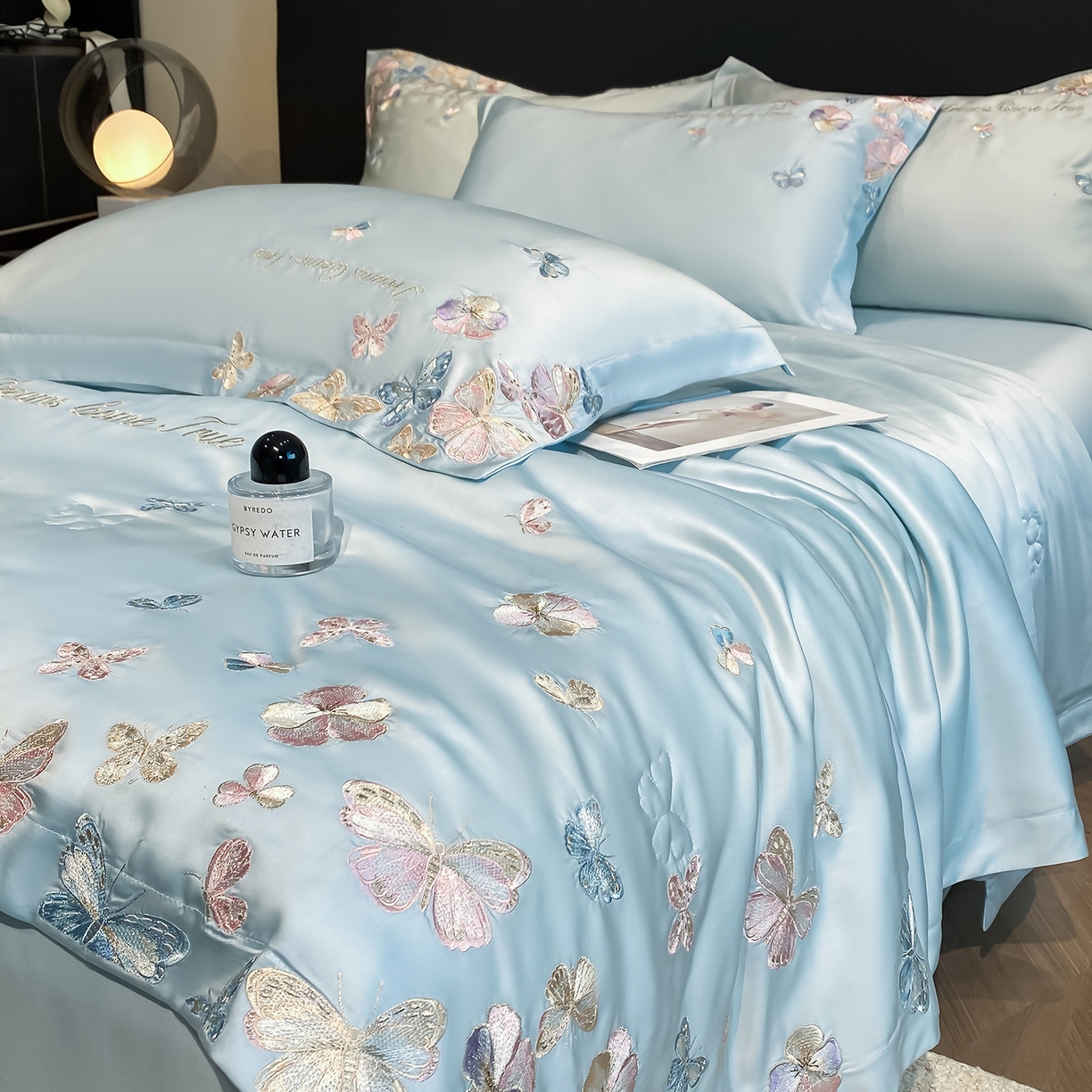 91家纺网 家纺一手货源 找家纺 置顶家纺 2026新款水洗天丝夏被四件套-花不尽 花不尽-天蓝