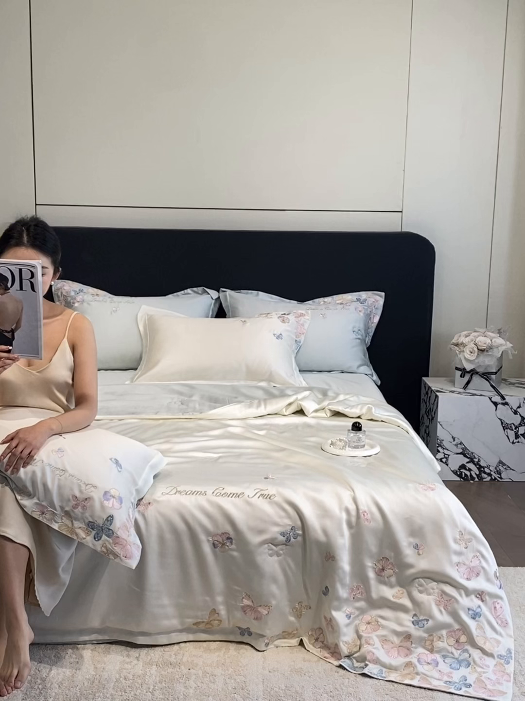 91家纺网 家纺一手货源 找家纺 置顶家纺 2026新款水洗天丝夏被四件套-花不尽 花不尽-繁星蓝