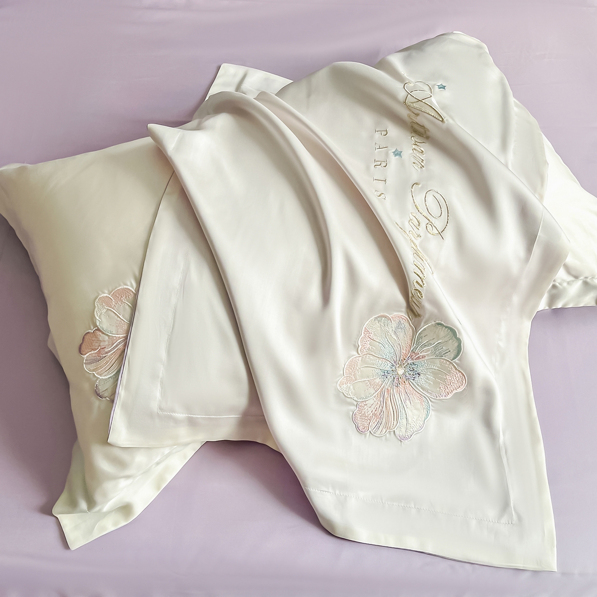 91家纺网 家纺一手货源 找家纺 置顶家纺 2026新款水洗天丝夏被四件套-花汐子 花汐子-白+香芋紫