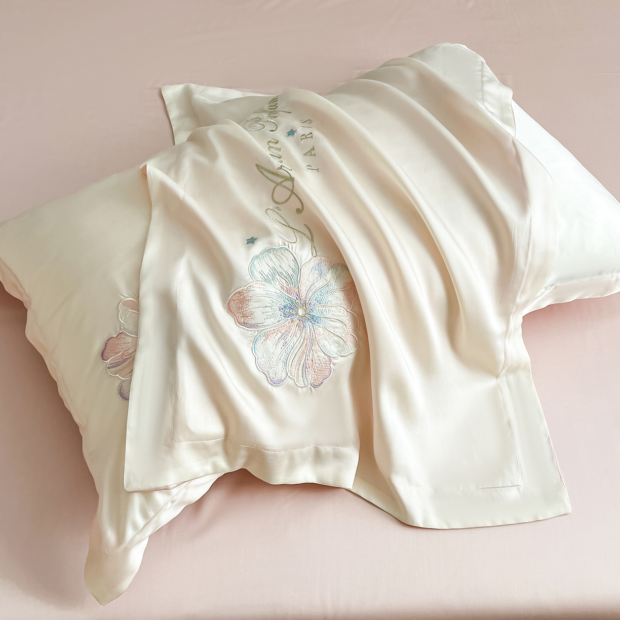 91家纺网 家纺一手货源 找家纺 置顶家纺 2026新款水洗天丝夏被四件套-花汐子 花汐子-白+粉