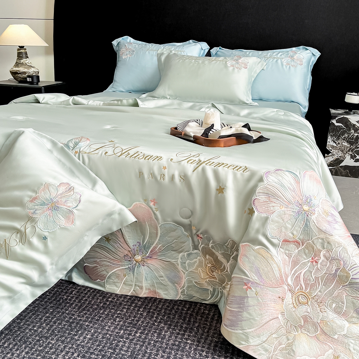 91家纺网 家纺一手货源 找家纺 置顶家纺 2026新款水洗天丝夏被四件套-花汐子 花汐子-繁星蓝