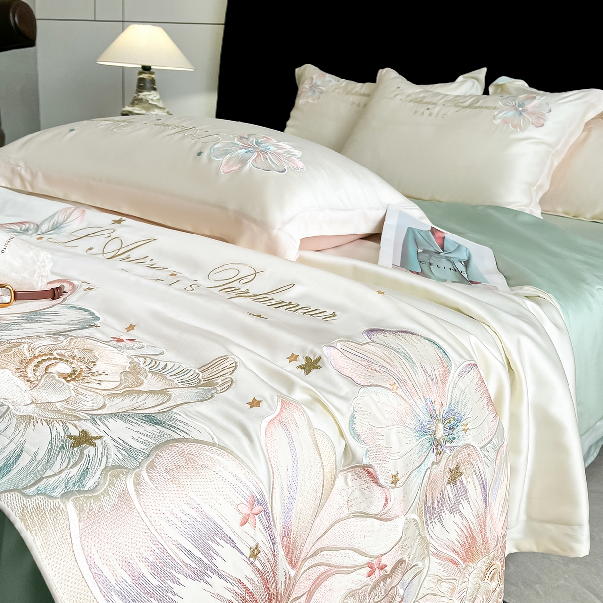 91家纺网 家纺一手货源 找家纺 置顶家纺 2026新款水洗天丝夏被四件套-花汐子 花汐子-白+繁星蓝