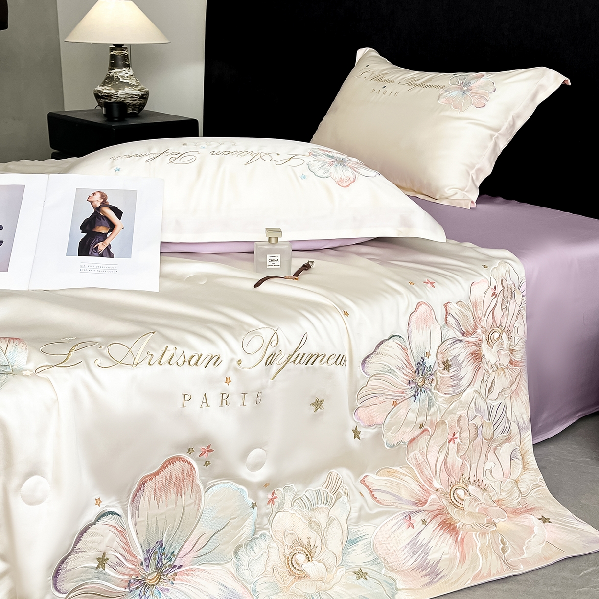 91家纺网 家纺一手货源 找家纺 置顶家纺 2026新款水洗天丝夏被四件套-花汐子 花汐子-白+香芋紫