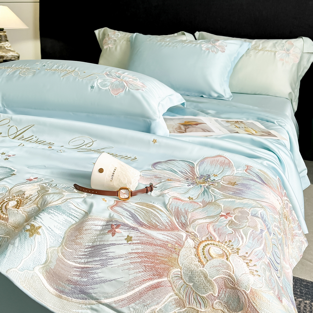 91家纺网 家纺一手货源 找家纺 置顶家纺 2026新款水洗天丝夏被四件套-花汐子 花汐子-浅蓝