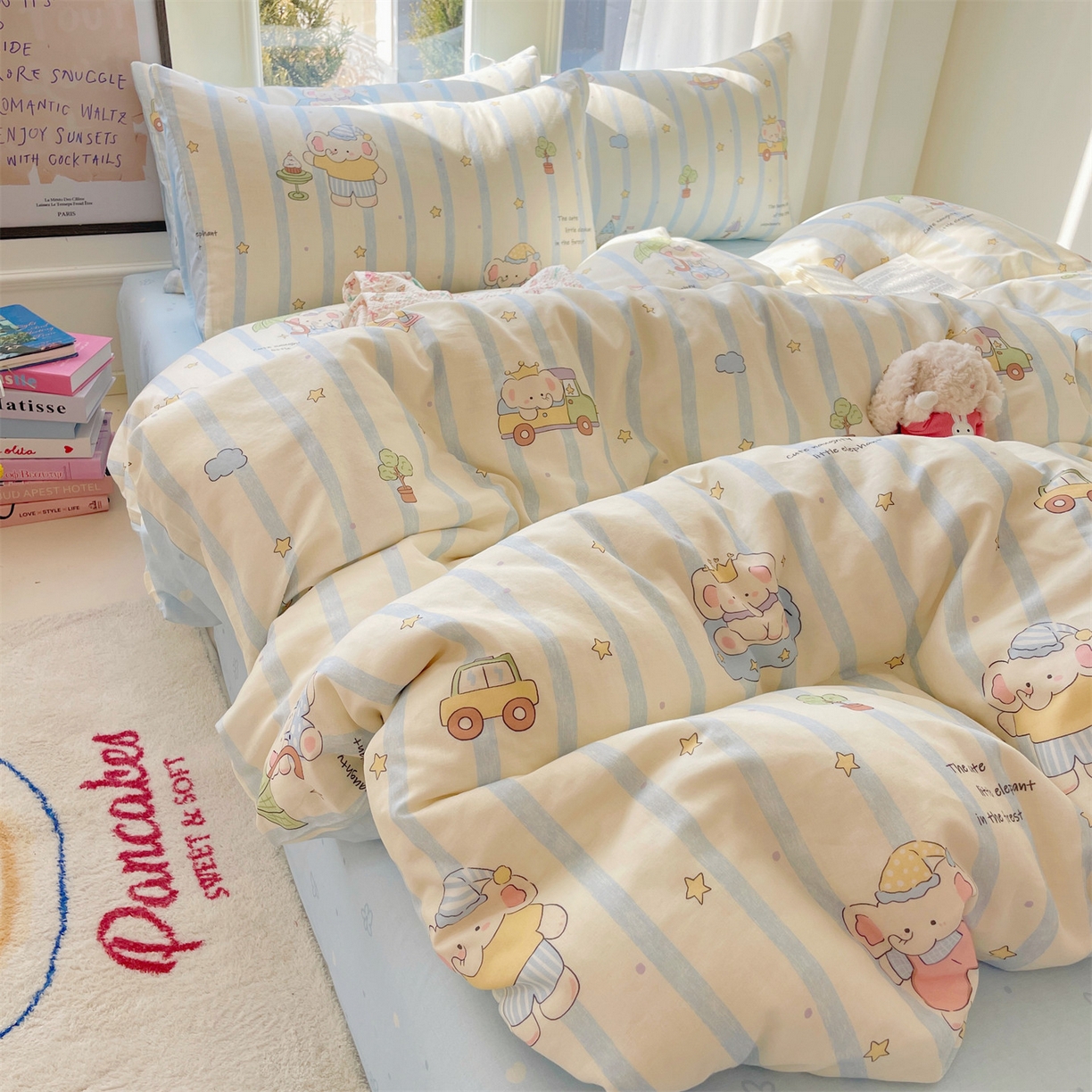 91家纺网 家纺一手货源 找家纺 盛秋家纺 2026新款卡通款A类水洗棉印花四件套 森林小象蓝+花朵蓝