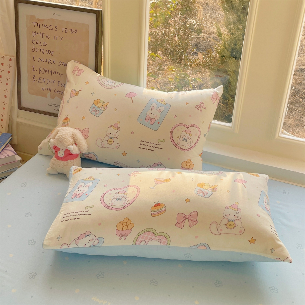 91家纺网 家纺一手货源 找家纺 盛秋家纺 2026新款卡通款A类水洗棉印花四件套 爱心猫咪+花朵蓝