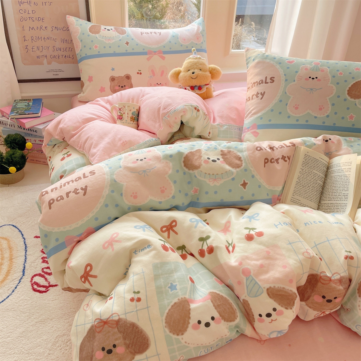 91家纺网 家纺一手货源 找家纺 盛秋家纺 2026新款卡通款A类水洗棉印花四件套 小狗来信+花朵粉