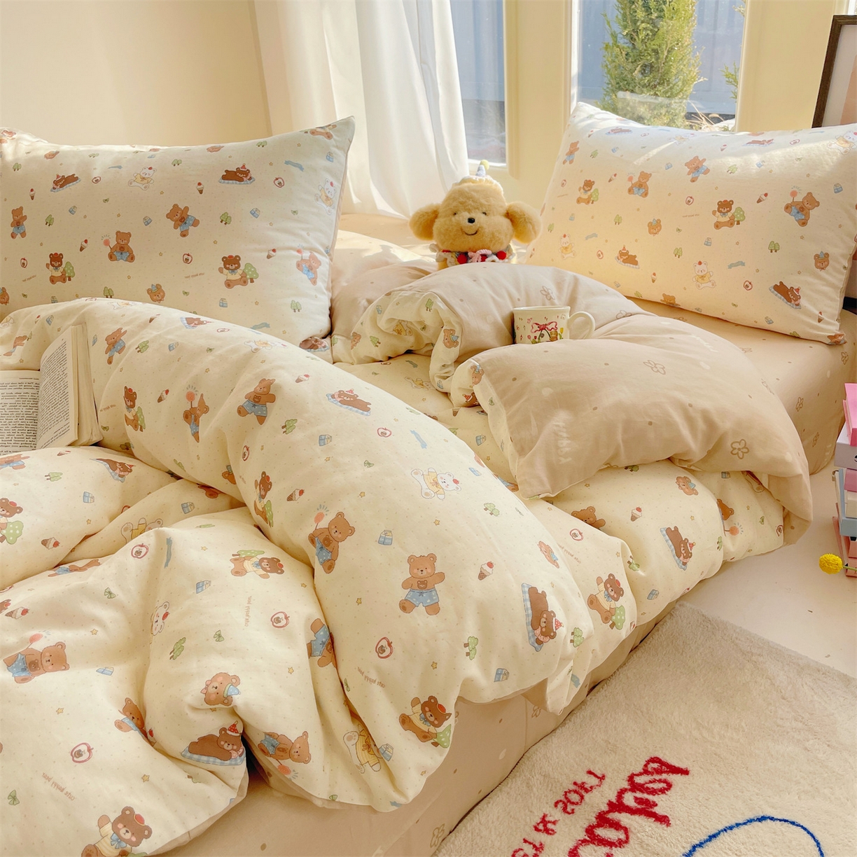 91家纺网 家纺一手货源 找家纺 盛秋家纺 2026新款卡通款A类水洗棉印花四件套 熊熊乐园+花朵咖