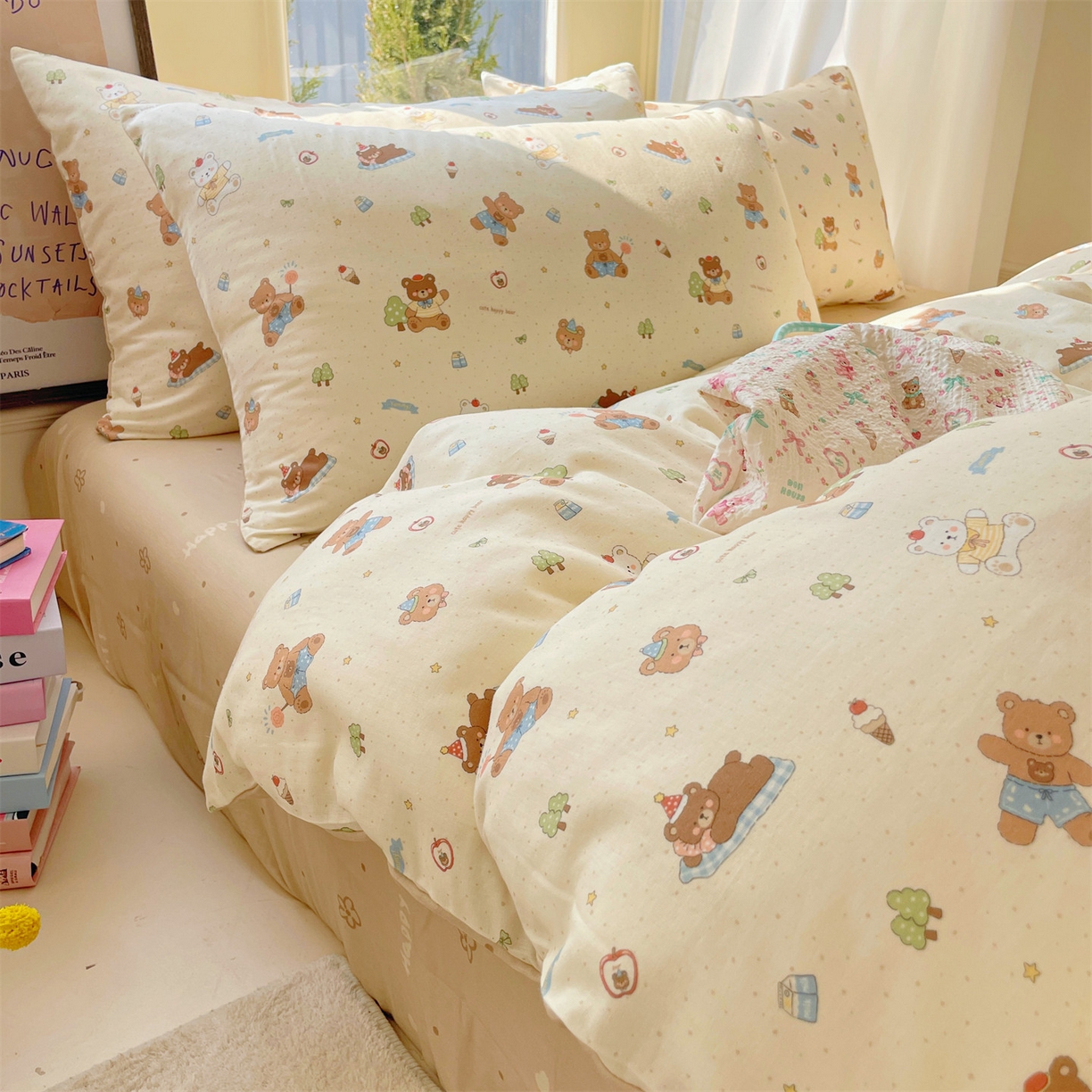 91家纺网 家纺一手货源 找家纺 盛秋家纺 2026新款卡通款A类水洗棉印花四件套 熊熊乐园+花朵咖