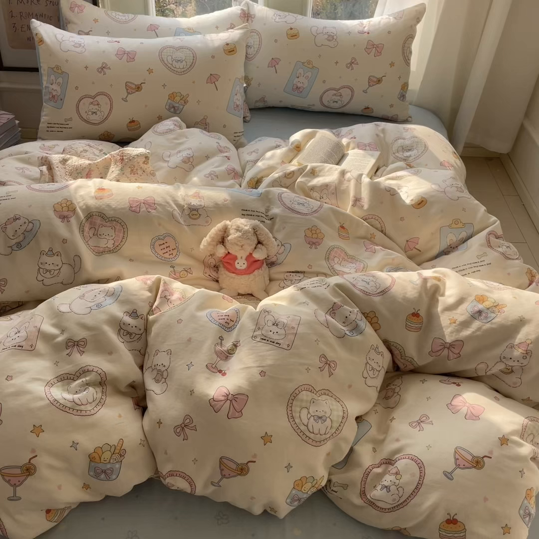 91家纺网 家纺一手货源 找家纺 盛秋家纺 2026新款卡通款A类水洗棉印花四件套 爱心猫咪+花朵蓝