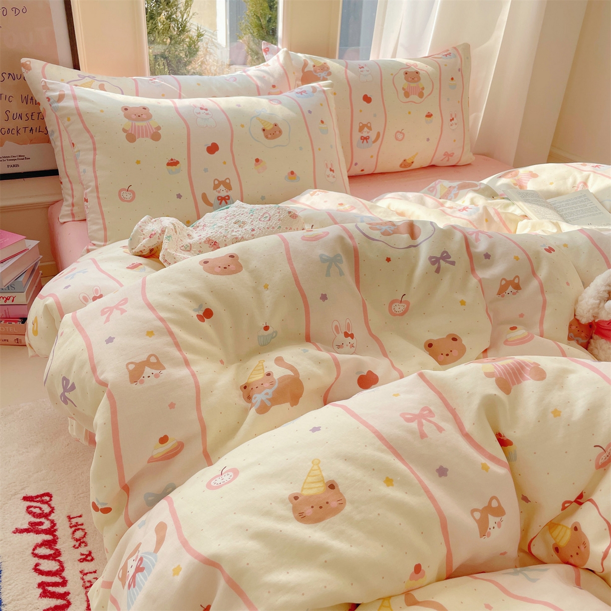 91家纺网 家纺一手货源 找家纺 盛秋家纺 2026新款卡通款A类水洗棉印花单被套被套单件 甜茶日记+花朵粉